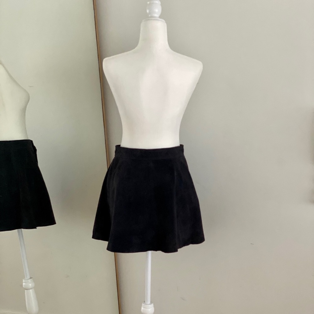 Bagatelle Suede Button Front Skirt - Picture 4 of 9